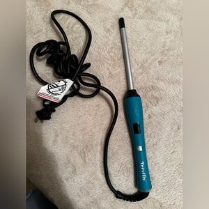 Blue Curling Wand